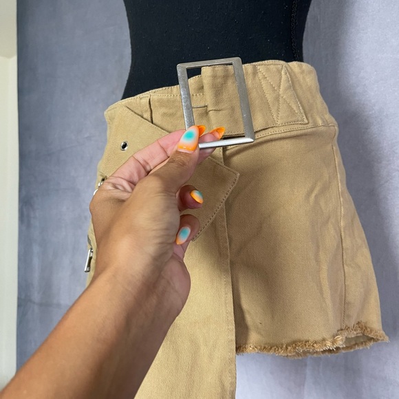 Darker waves khaki mini skort with cargo pocket size small - Picture 9 of 9